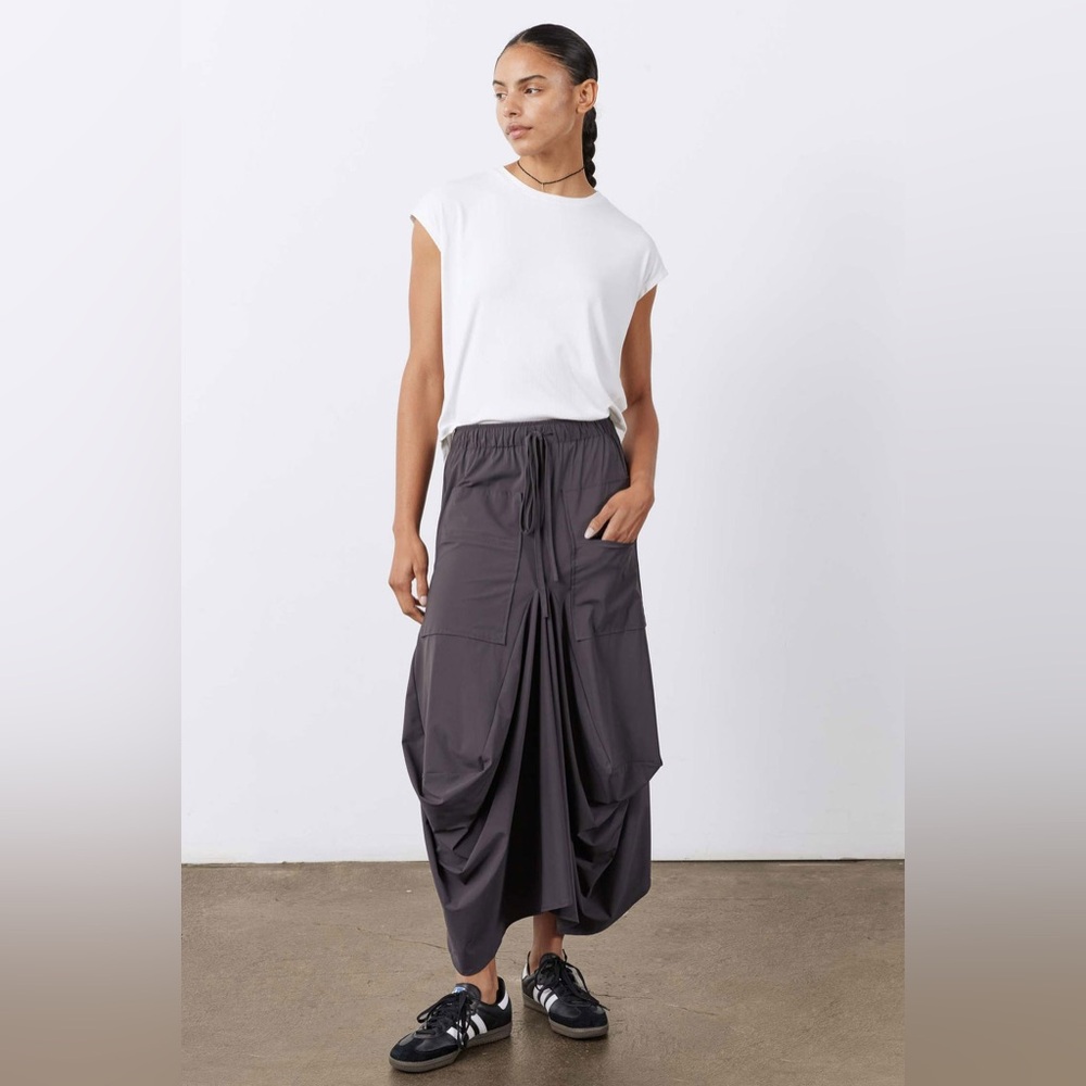 Ruti THE PETITE GO-TO SKIRT NWT